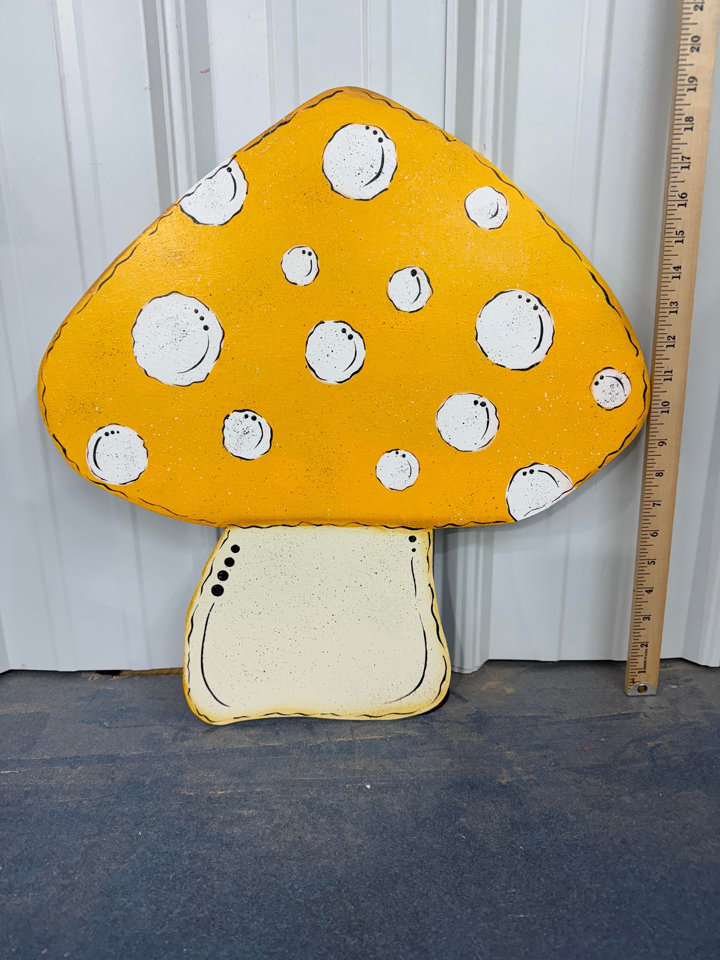 Hand Painted Wood Yard Art - Spring Summer or Fall Mushrooms - Lawn and Garden Decoration - Multiple Sizes and Colors