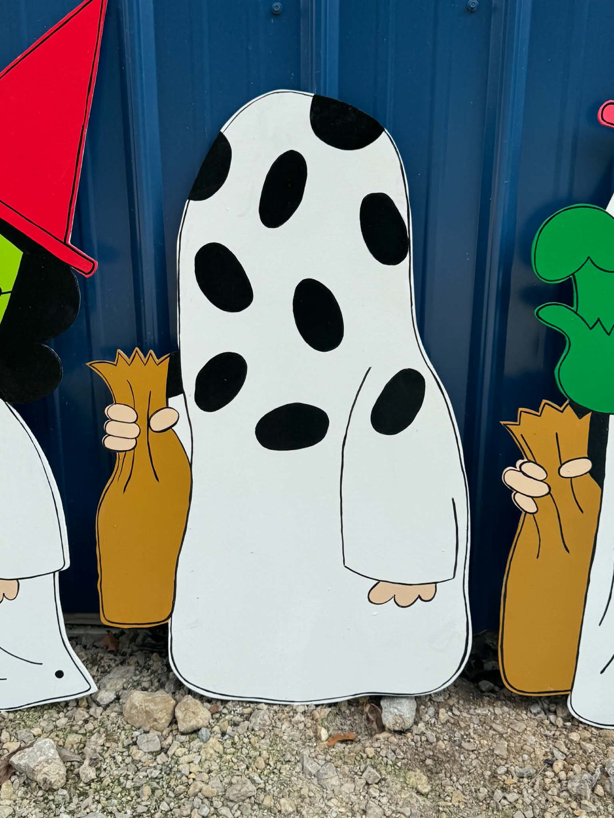 Peanuts Charlie Brown Trick or Treat Gang - Outdoor or Indoor - Fall and Halloween Yard Art Decor Wooden