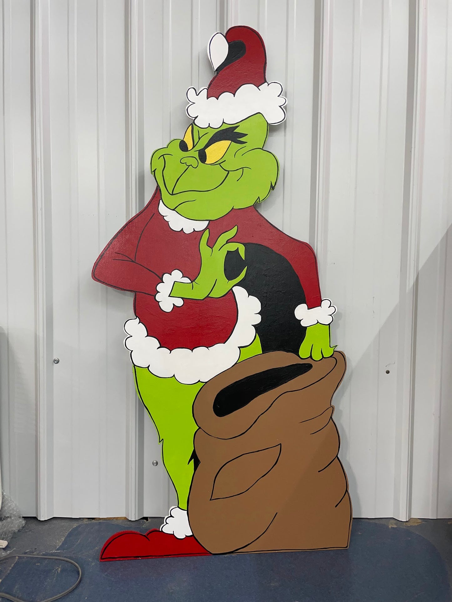 Hand Painted Wooden Yard Art - Grinch Stealing Presents with Bag - Outdoor Ready