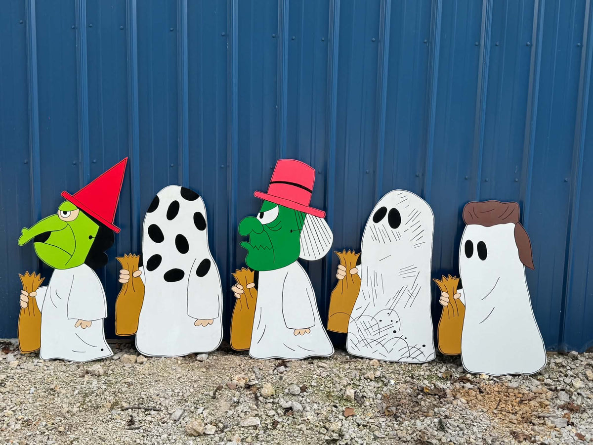 Peanuts Charlie Brown Trick or Treat Gang - Outdoor or Indoor - Fall and Halloween Yard Art Decor Wooden